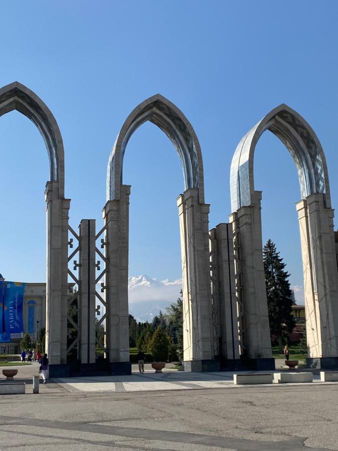 Студия Эрмитаж Атакент Alma-Ata Buitenkant foto